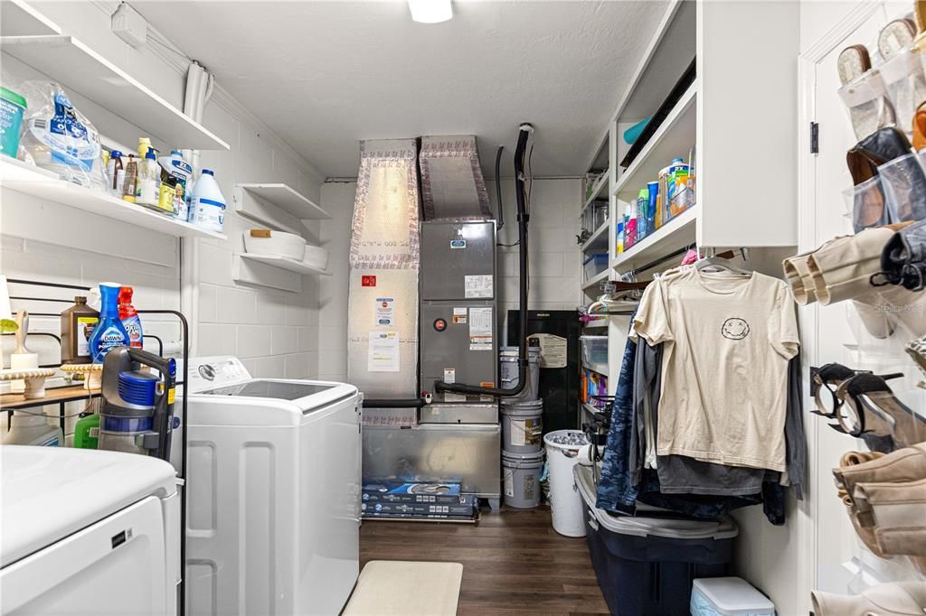 Activo con contrato: $450,000 (3 camas, 2 baños, 1890 Pies cuadrados)