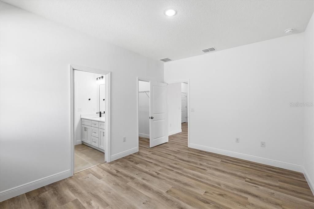 For Sale: $495,000 (4 beds, 3 baths, 2233 Square Feet)