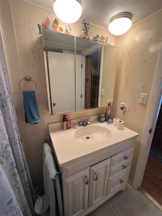 На продажу: $74,900 (2 спален, 1 ванн, 672 Квадратных фут)