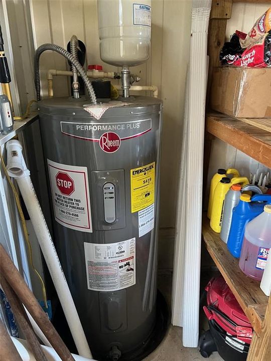 На продажу: $74,900 (2 спален, 1 ванн, 672 Квадратных фут)