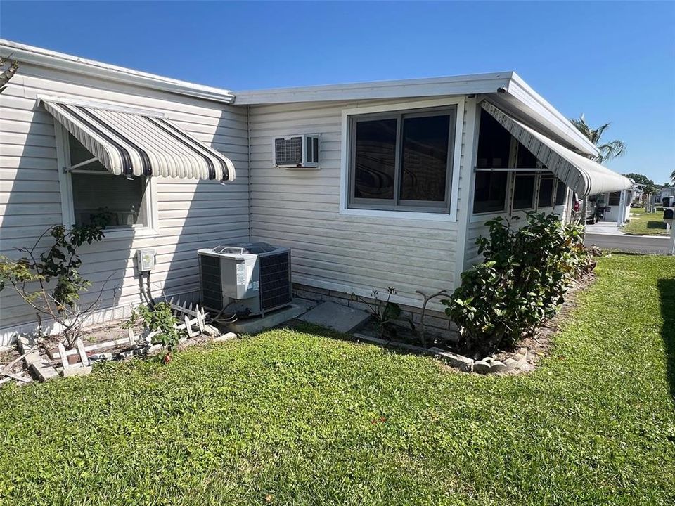 На продажу: $74,900 (2 спален, 1 ванн, 672 Квадратных фут)