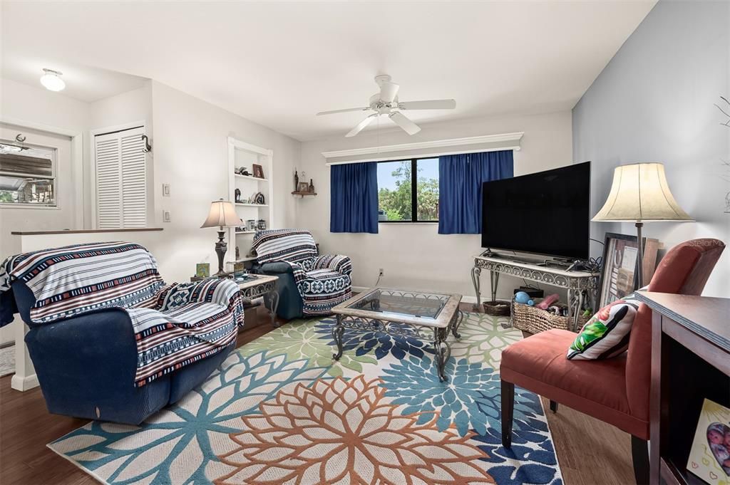 En Venta: $925,000 (3 camas, 2 baños, 1919 Pies cuadrados)