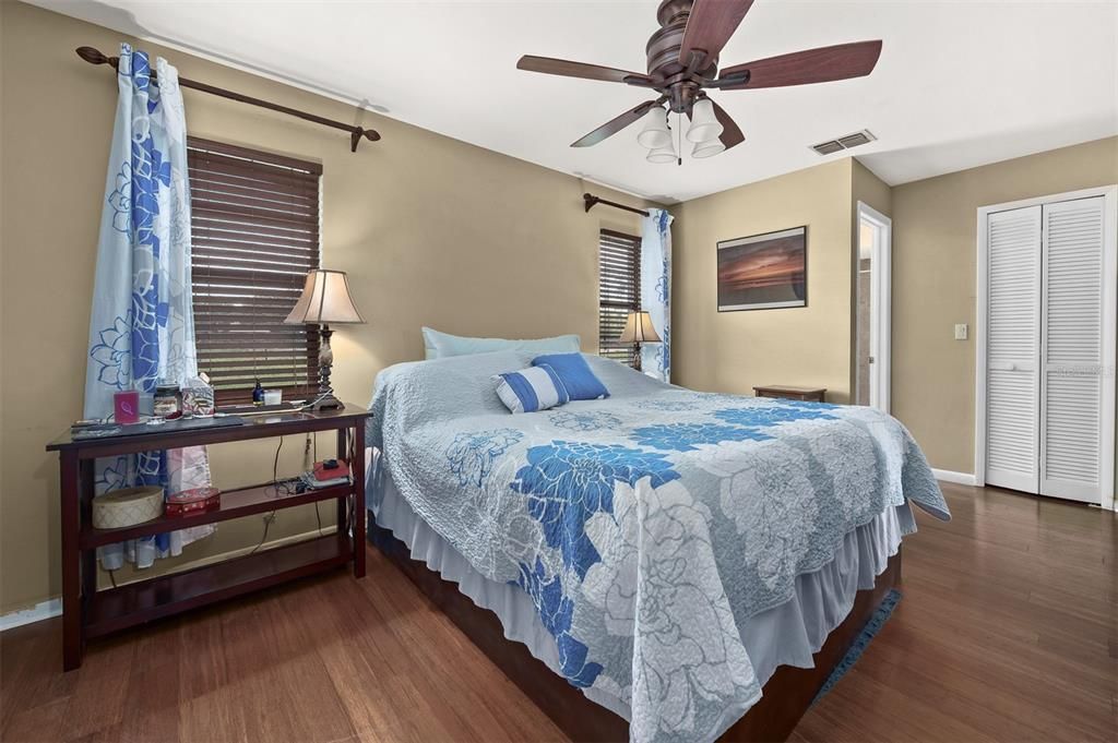 En Venta: $925,000 (3 camas, 2 baños, 1919 Pies cuadrados)