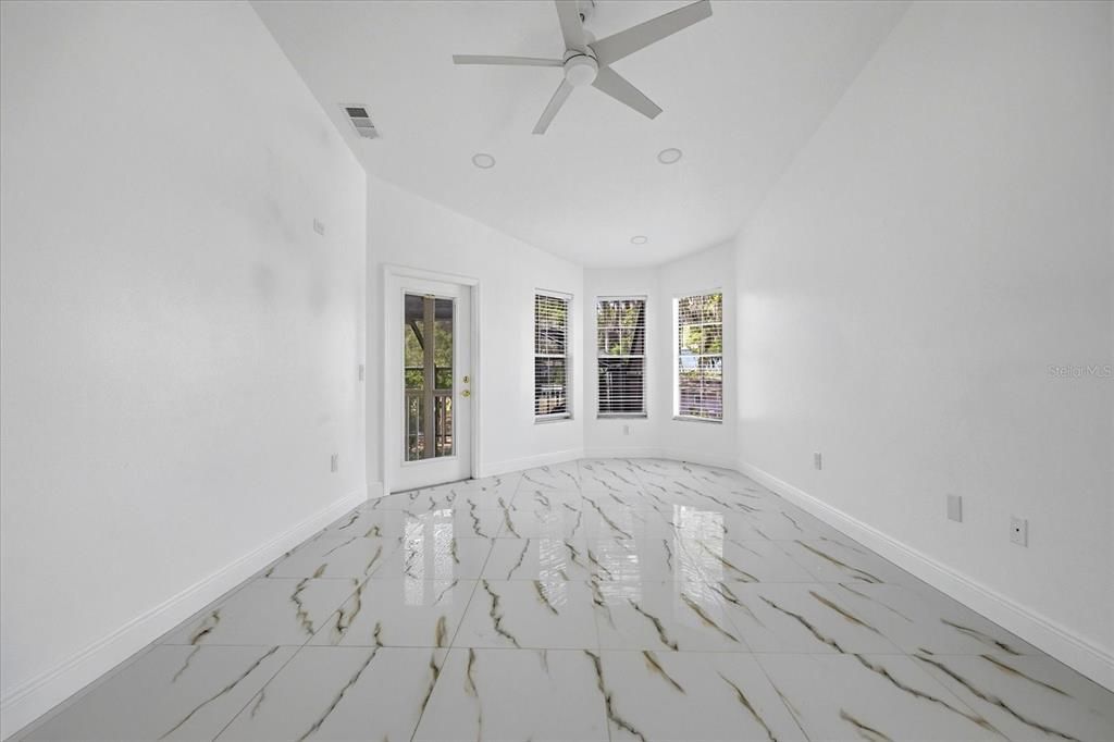 En Venta: $585,000 (4 camas, 4 baños, 2320 Pies cuadrados)