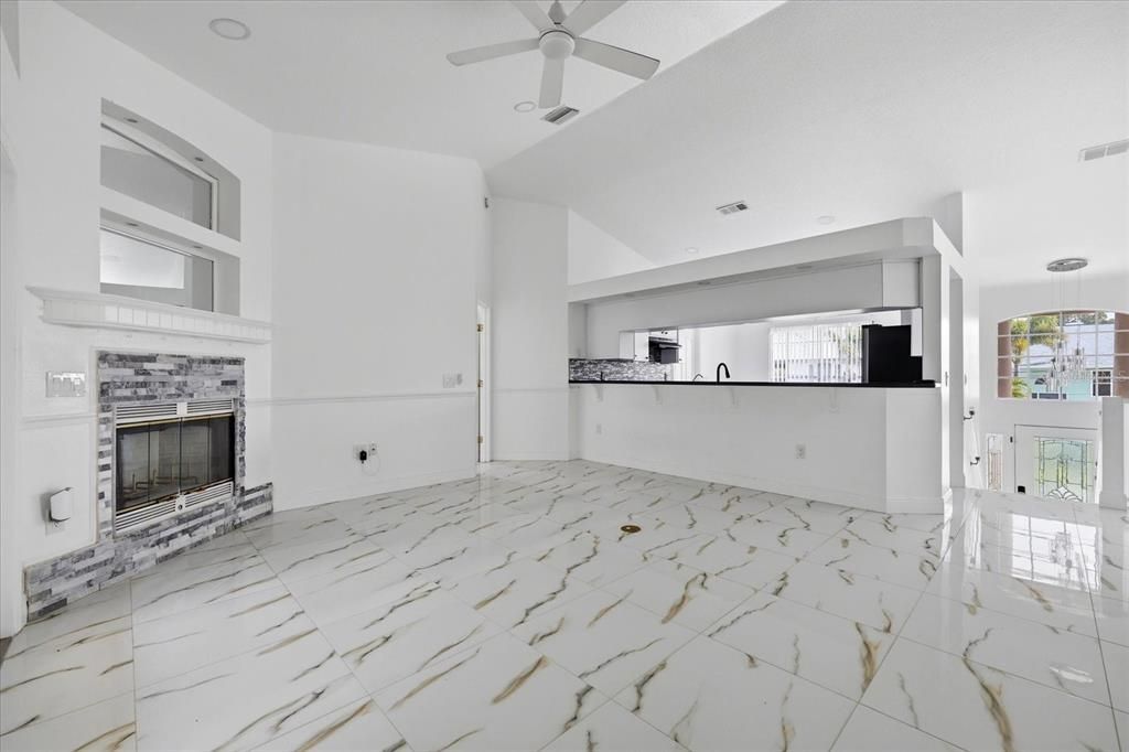 En Venta: $585,000 (4 camas, 4 baños, 2320 Pies cuadrados)