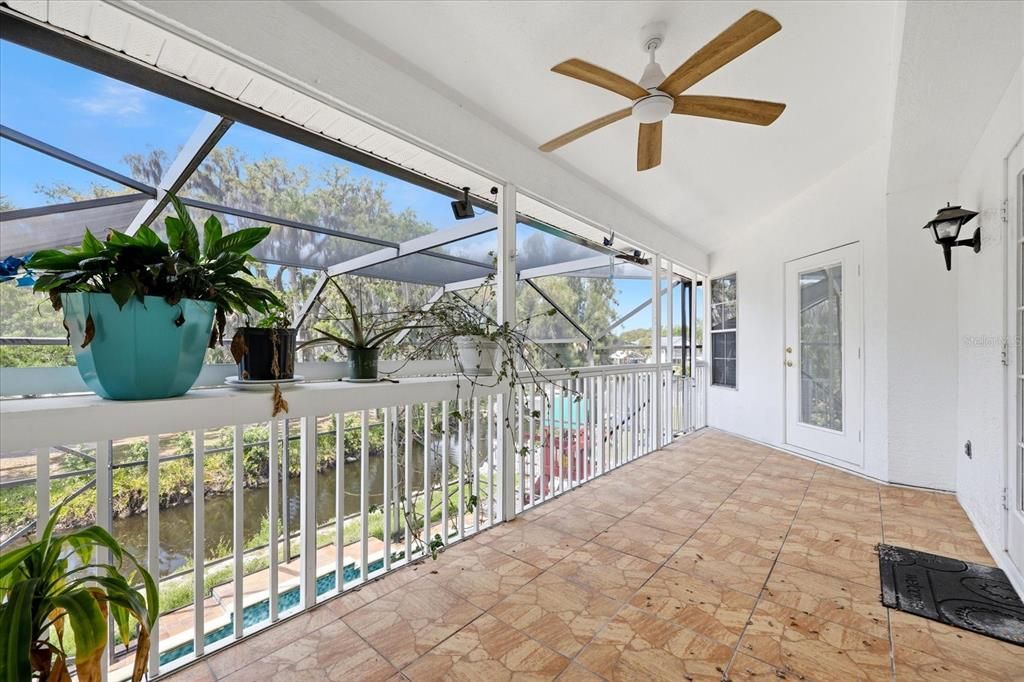 En Venta: $585,000 (4 camas, 4 baños, 2320 Pies cuadrados)
