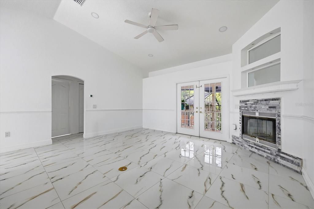 En Venta: $585,000 (4 camas, 4 baños, 2320 Pies cuadrados)