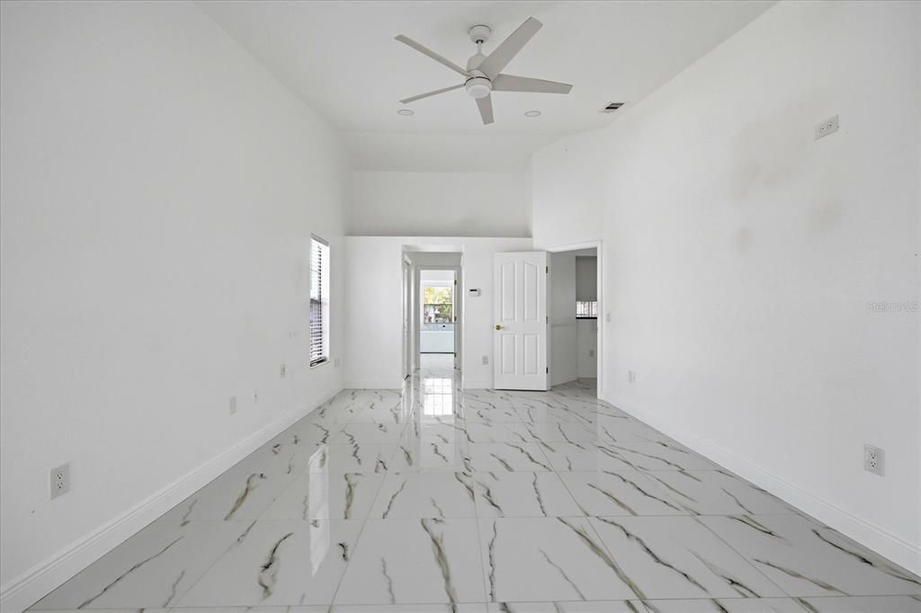 En Venta: $585,000 (4 camas, 4 baños, 2320 Pies cuadrados)