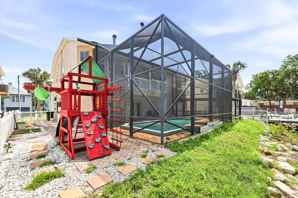 En Venta: $585,000 (4 camas, 4 baños, 2320 Pies cuadrados)