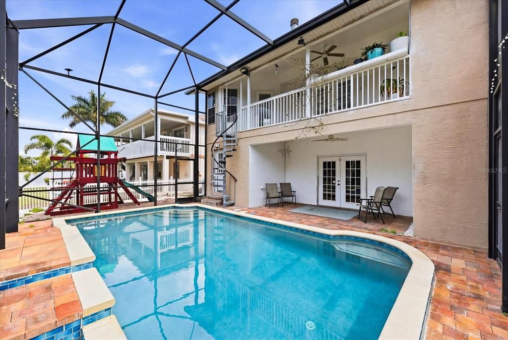 En Venta: $585,000 (4 camas, 4 baños, 2320 Pies cuadrados)