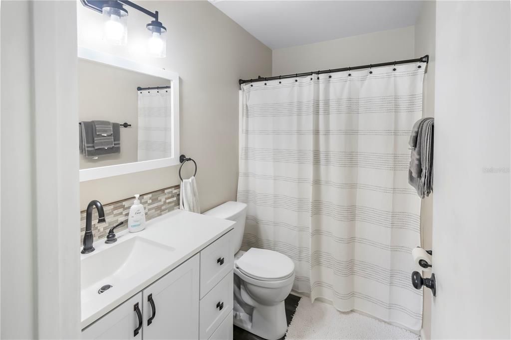 For Sale: $205,000 (2 beds, 2 baths, 1407 Square Feet)