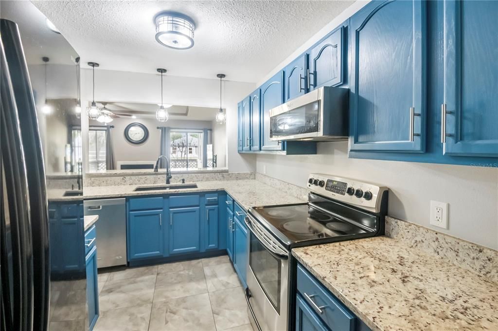 For Sale: $205,000 (2 beds, 2 baths, 1407 Square Feet)