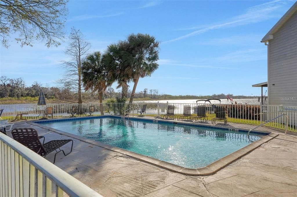 For Sale: $205,000 (2 beds, 2 baths, 1407 Square Feet)