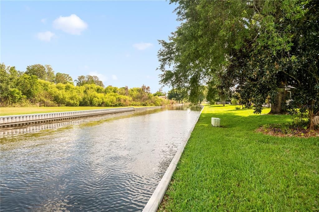 For Sale: $205,000 (2 beds, 2 baths, 1407 Square Feet)