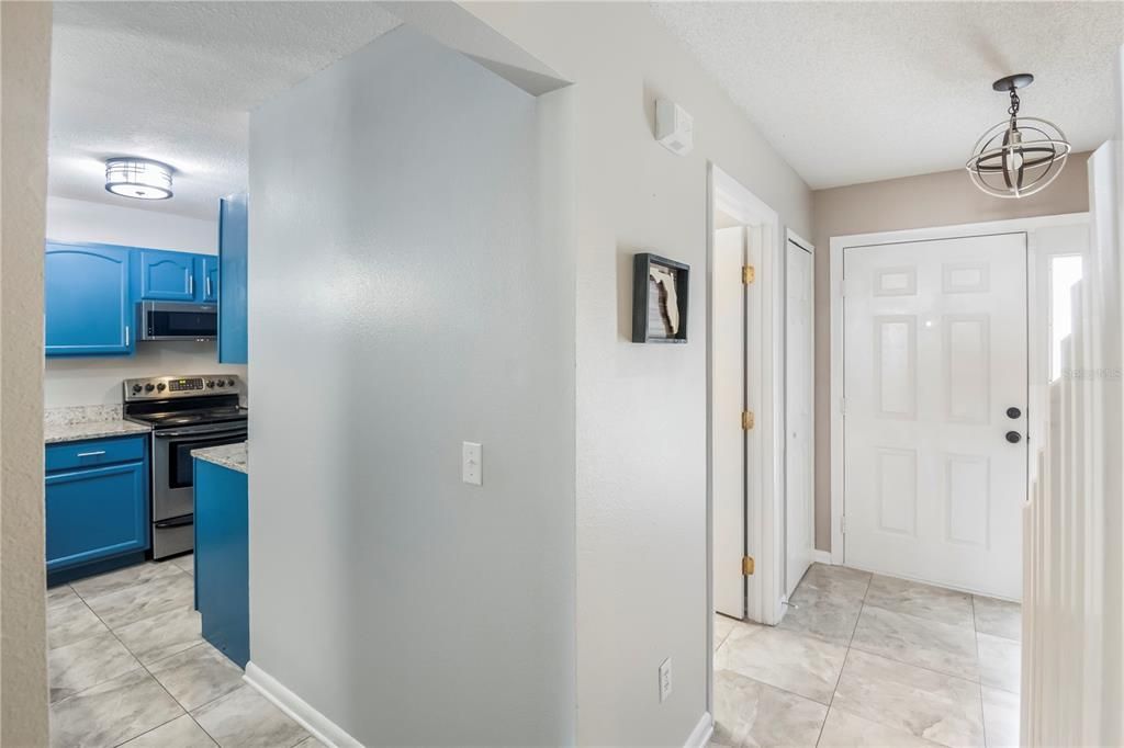 For Sale: $205,000 (2 beds, 2 baths, 1407 Square Feet)