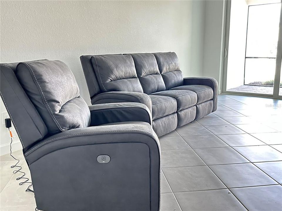 For Rent: $2,300 (2 beds, 2 baths, 1564 Square Feet)