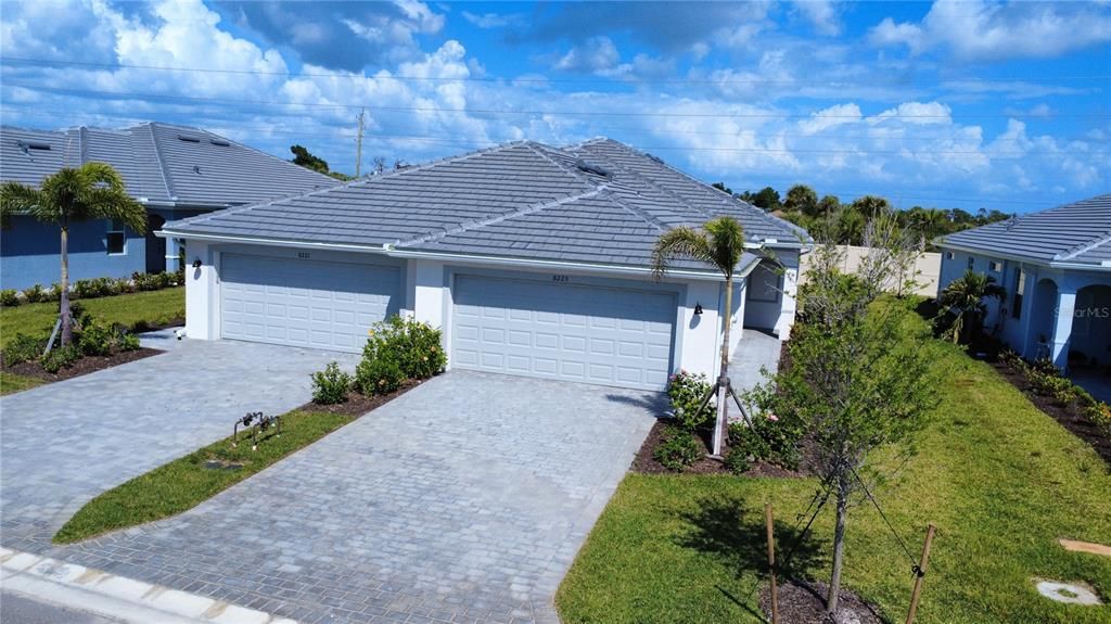 For Rent: $2,300 (2 beds, 2 baths, 1564 Square Feet)