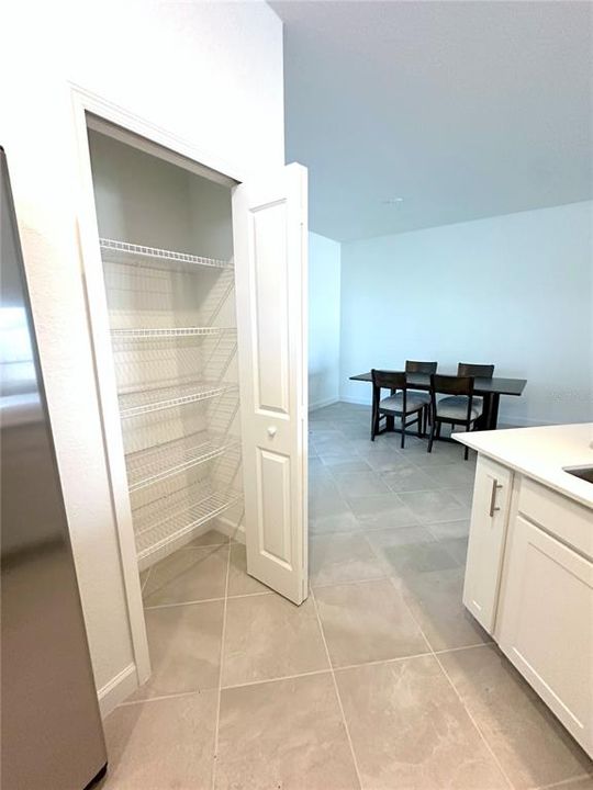 For Rent: $2,300 (2 beds, 2 baths, 1564 Square Feet)