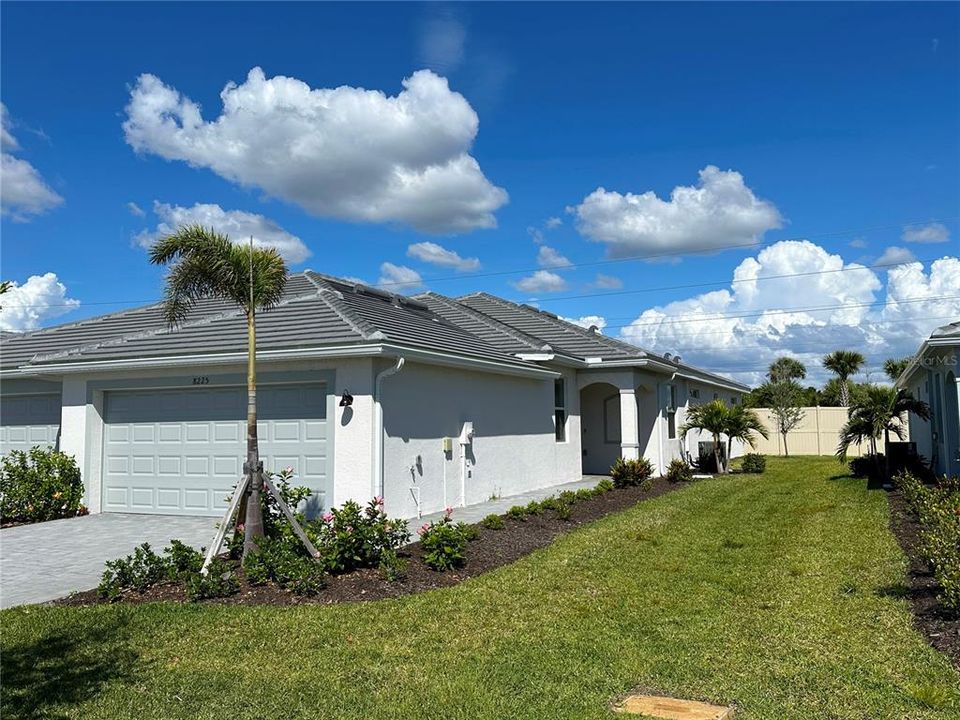 For Rent: $2,300 (2 beds, 2 baths, 1564 Square Feet)