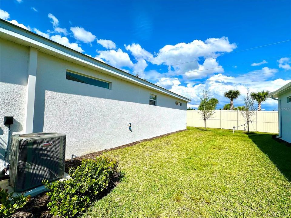 For Rent: $2,300 (2 beds, 2 baths, 1564 Square Feet)