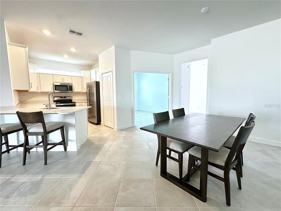 For Rent: $2,300 (2 beds, 2 baths, 1564 Square Feet)