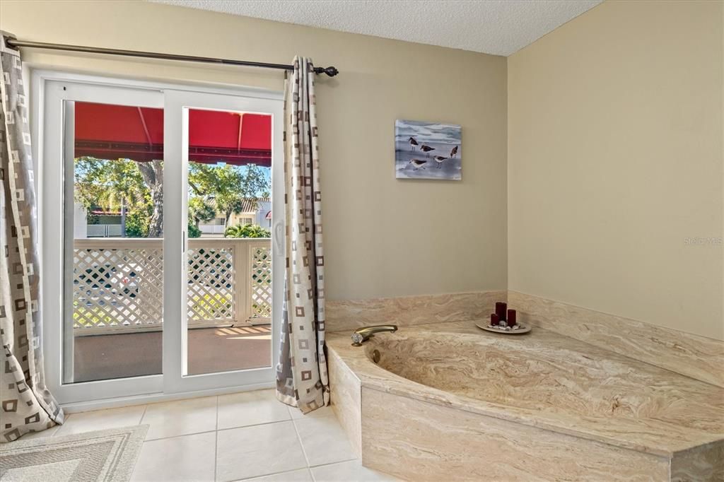 На продажу: $314,900 (3 спален, 2 ванн, 1795 Квадратных фут)