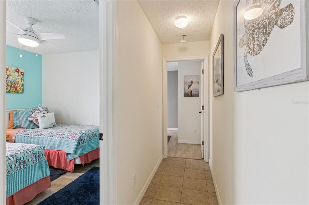 En Venta: $425,000 (4 camas, 3 baños, 1940 Pies cuadrados)