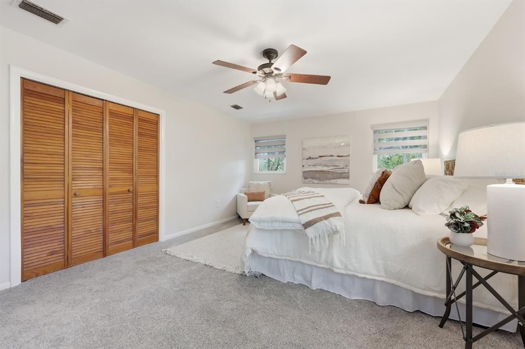 Activo con contrato: $414,327 (4 camas, 2 baños, 2221 Pies cuadrados)