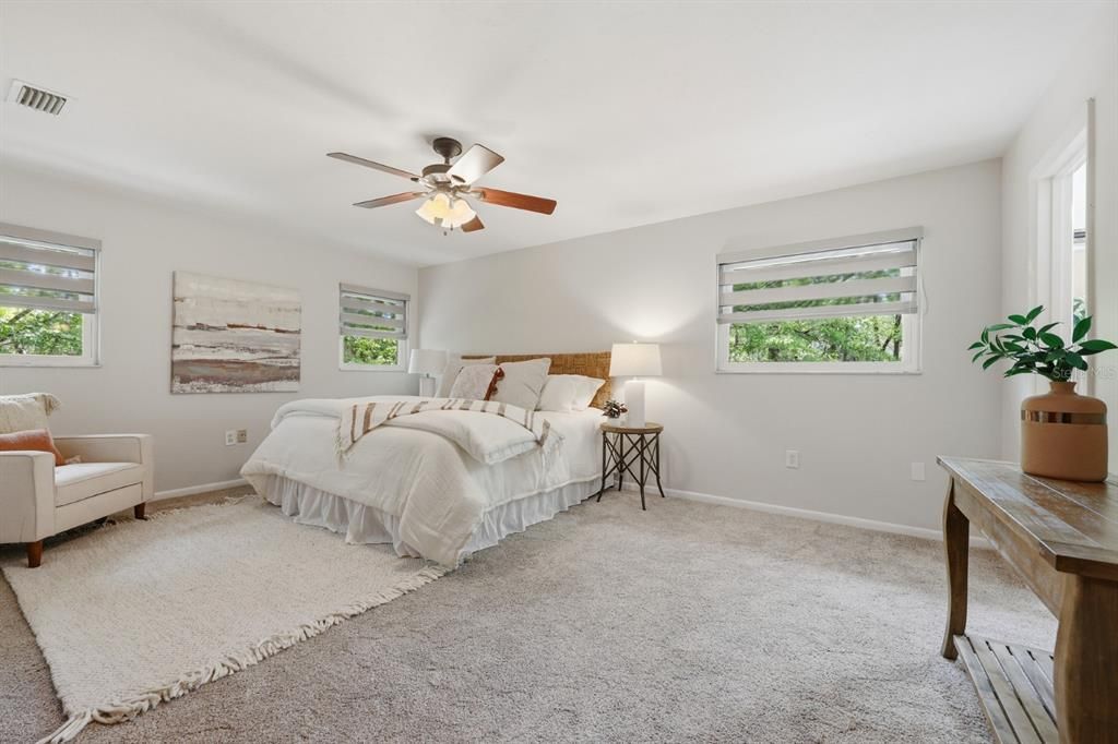 Activo con contrato: $414,327 (4 camas, 2 baños, 2221 Pies cuadrados)