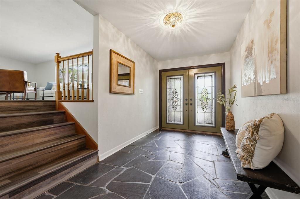 Activo con contrato: $414,327 (4 camas, 2 baños, 2221 Pies cuadrados)