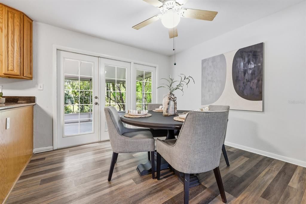 Activo con contrato: $414,327 (4 camas, 2 baños, 2221 Pies cuadrados)