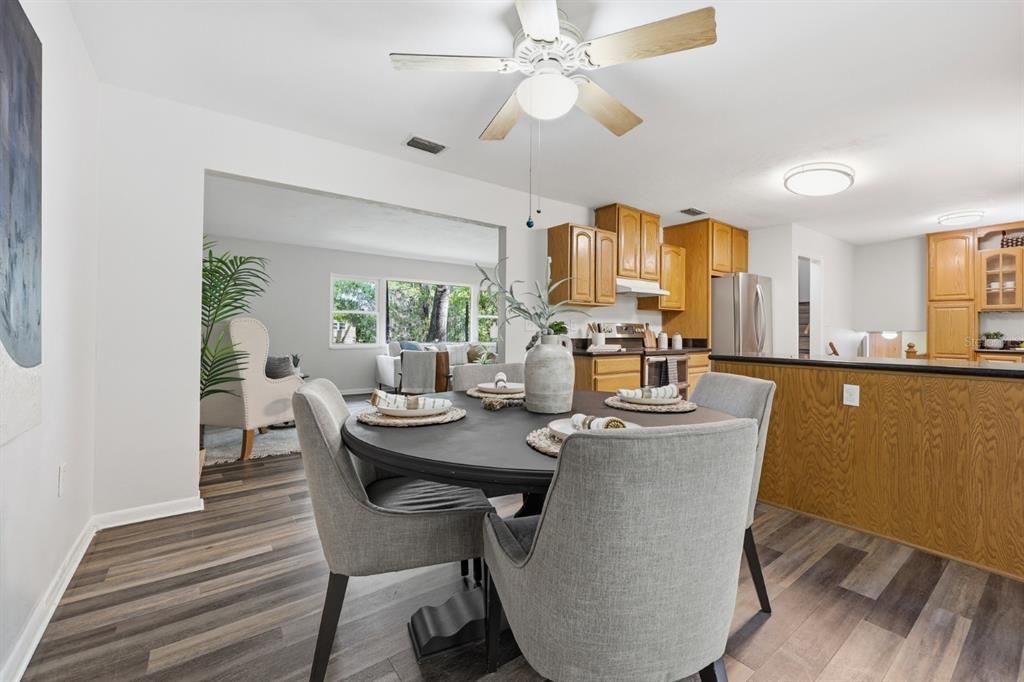 Activo con contrato: $414,327 (4 camas, 2 baños, 2221 Pies cuadrados)