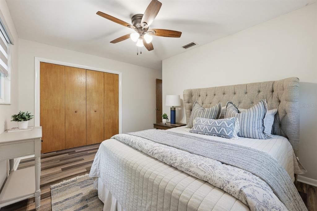 Activo con contrato: $414,327 (4 camas, 2 baños, 2221 Pies cuadrados)