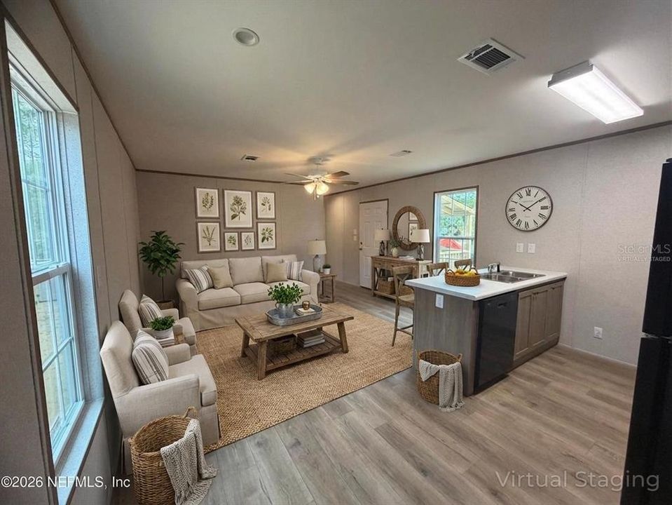 На продажу: $162,500 (2 спален, 2 ванн, 960 Квадратных фут)