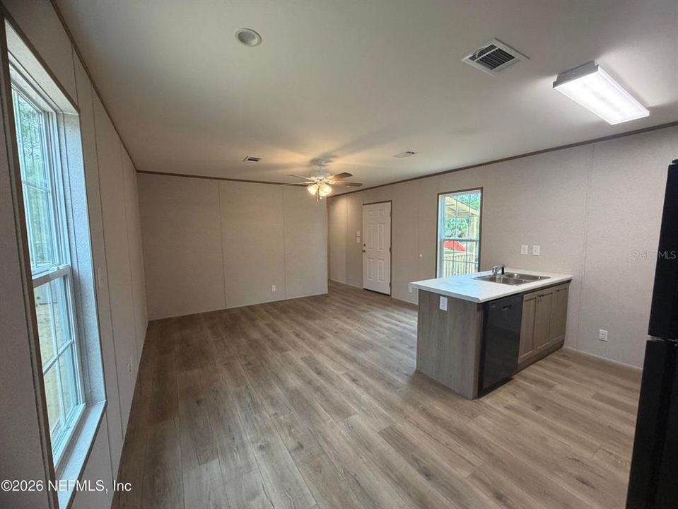 На продажу: $162,500 (2 спален, 2 ванн, 960 Квадратных фут)