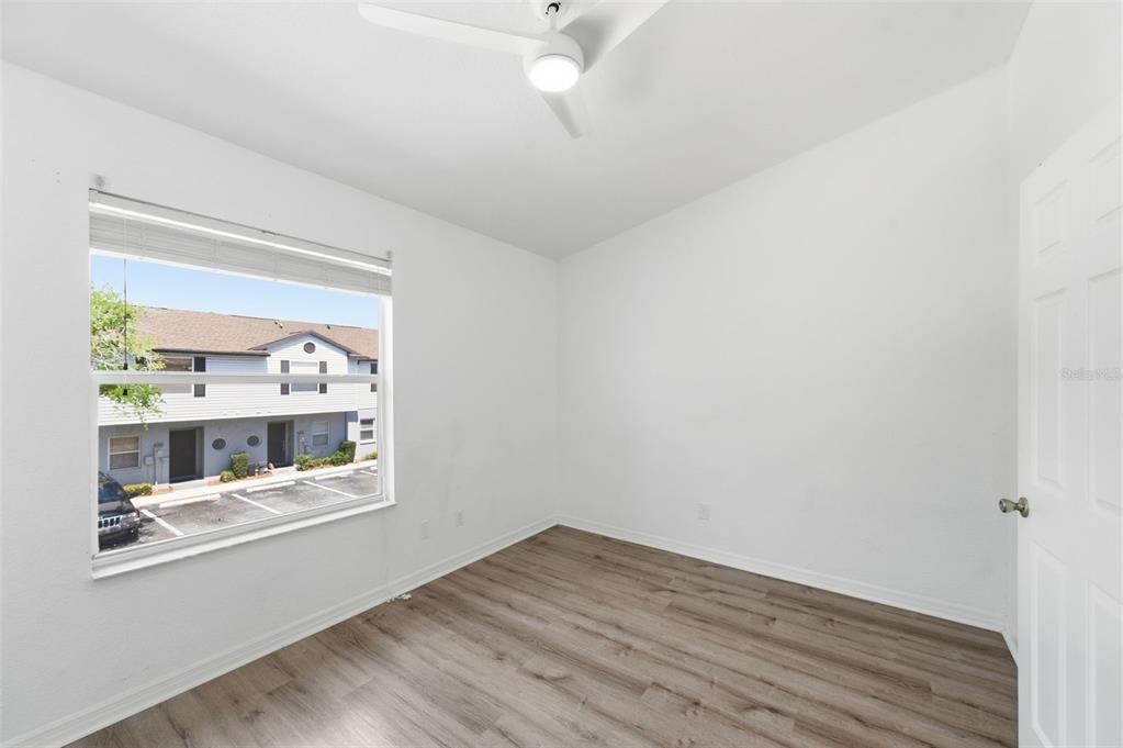 Active With Contract: $1,950 (2 beds, 1 baths, 1216 Square Feet)