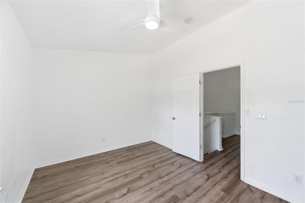 Active With Contract: $1,950 (2 beds, 1 baths, 1216 Square Feet)