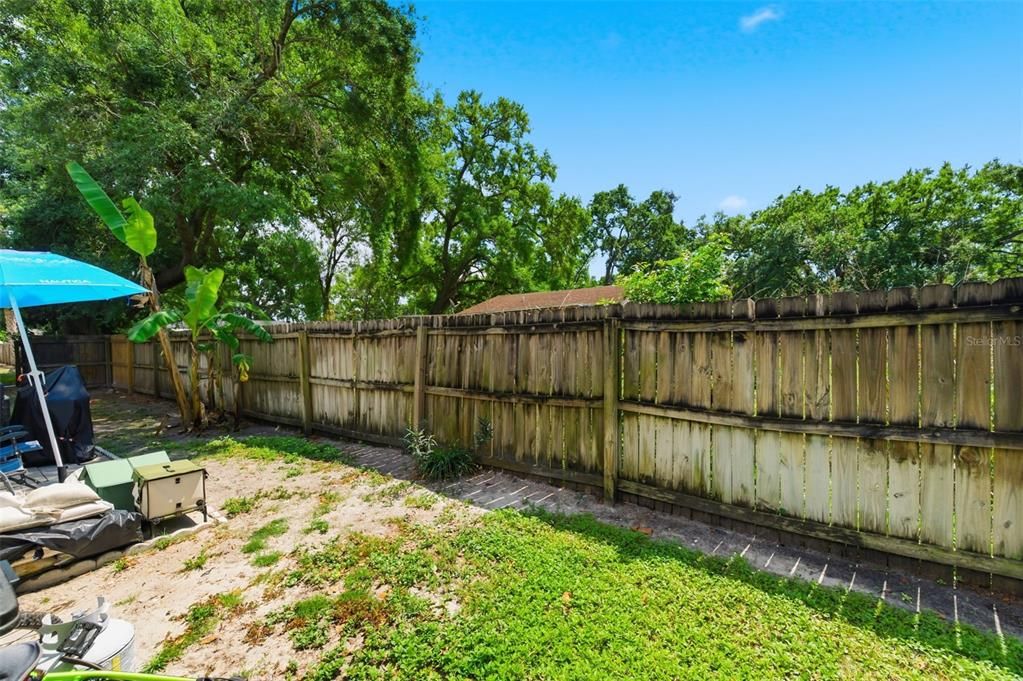 Active With Contract: $1,950 (2 beds, 1 baths, 1216 Square Feet)