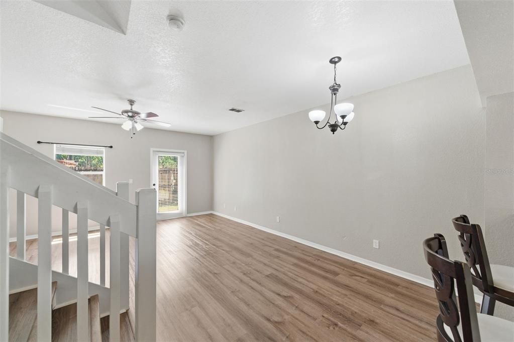 Active With Contract: $1,950 (2 beds, 1 baths, 1216 Square Feet)