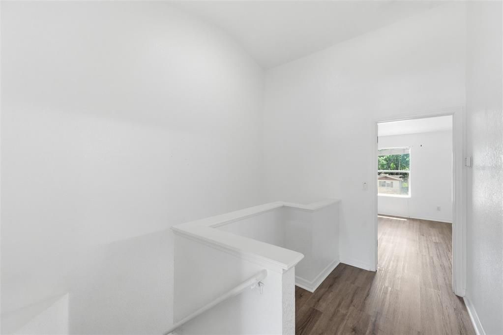 Active With Contract: $1,950 (2 beds, 1 baths, 1216 Square Feet)