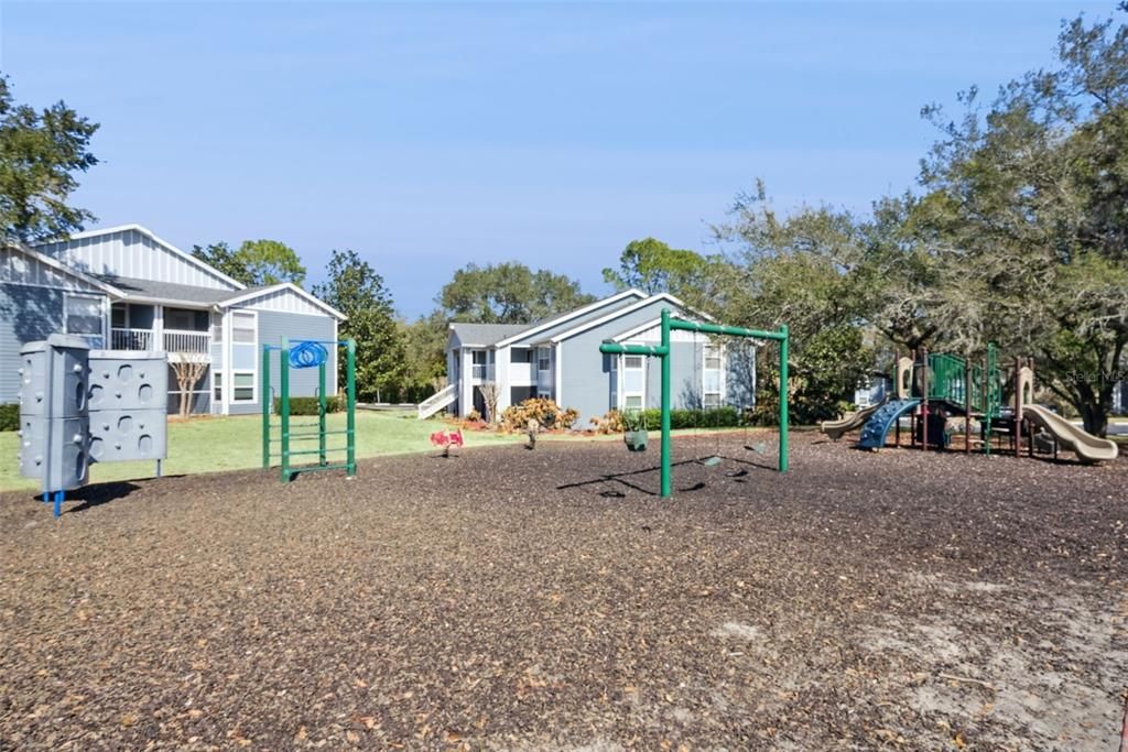 For Sale: $169,000 (1 beds, 1 baths, 648 Square Feet)