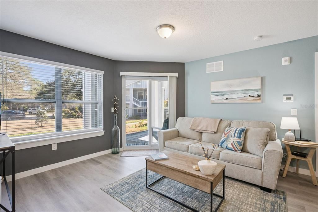 For Sale: $169,000 (1 beds, 1 baths, 648 Square Feet)