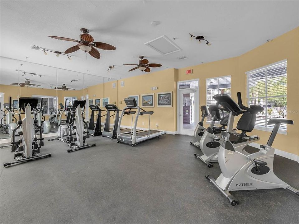 For Sale: $169,000 (1 beds, 1 baths, 648 Square Feet)