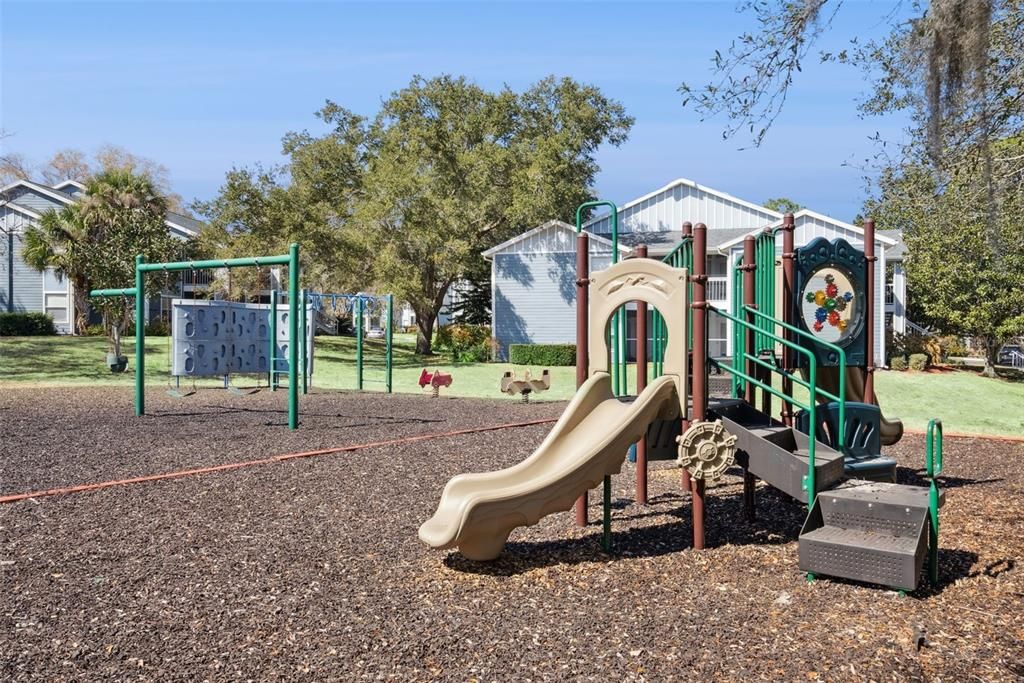 For Sale: $169,000 (1 beds, 1 baths, 648 Square Feet)
