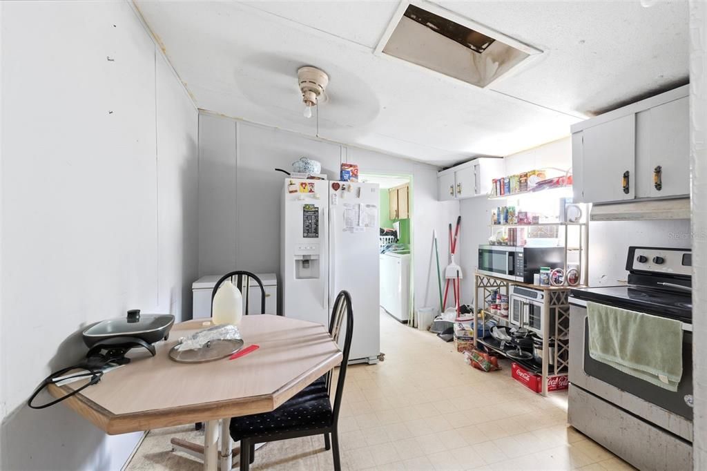 На продажу: $198,000 (3 спален, 2 ванн, 1104 Квадратных фут)