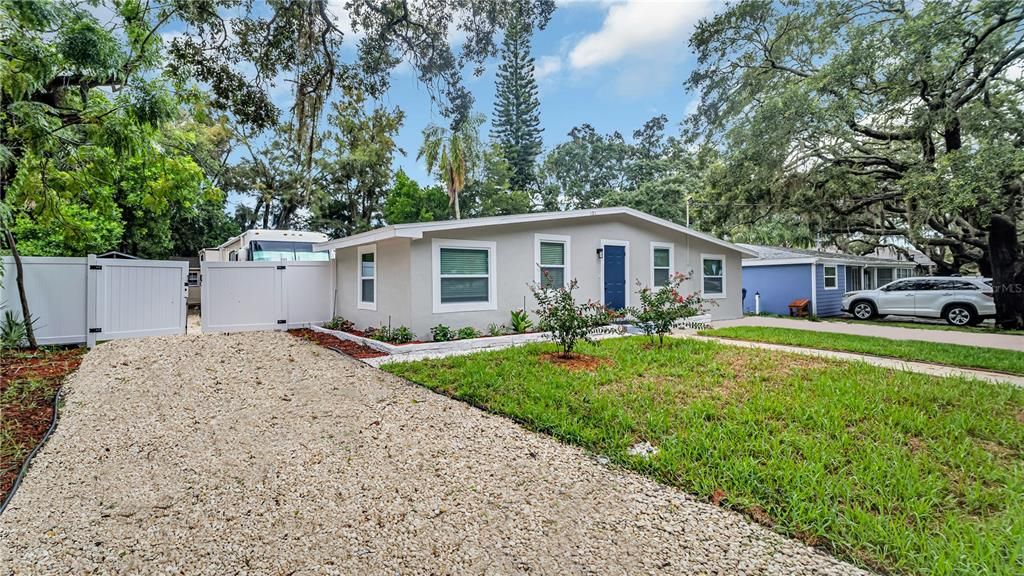 En Venta: $499,000 (3 camas, 2 baños, 840 Pies cuadrados)
