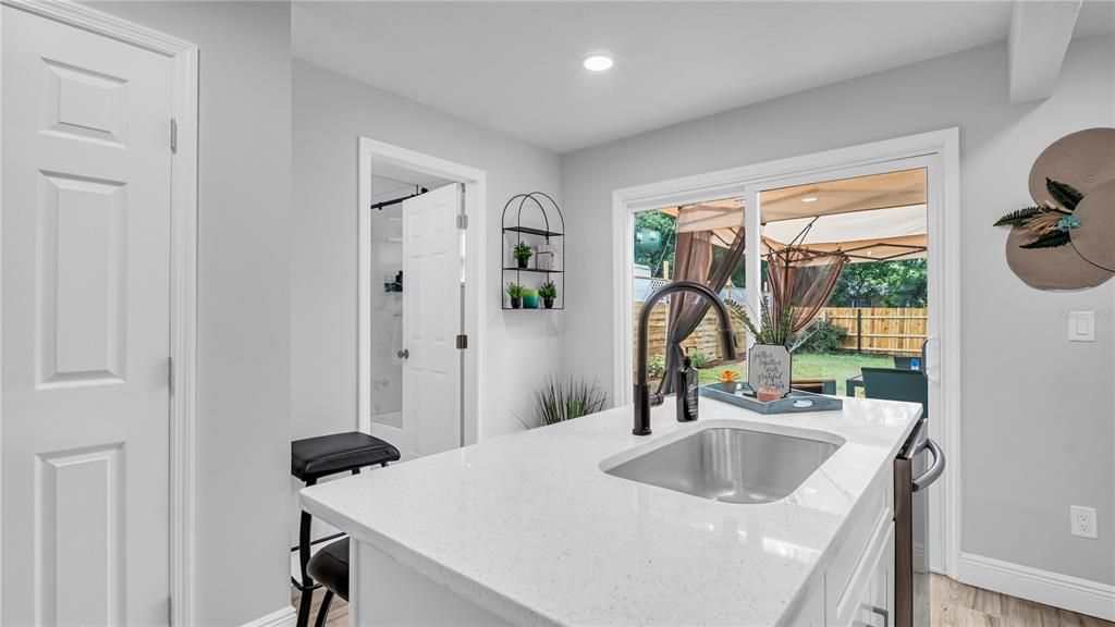 En Venta: $499,000 (3 camas, 2 baños, 840 Pies cuadrados)
