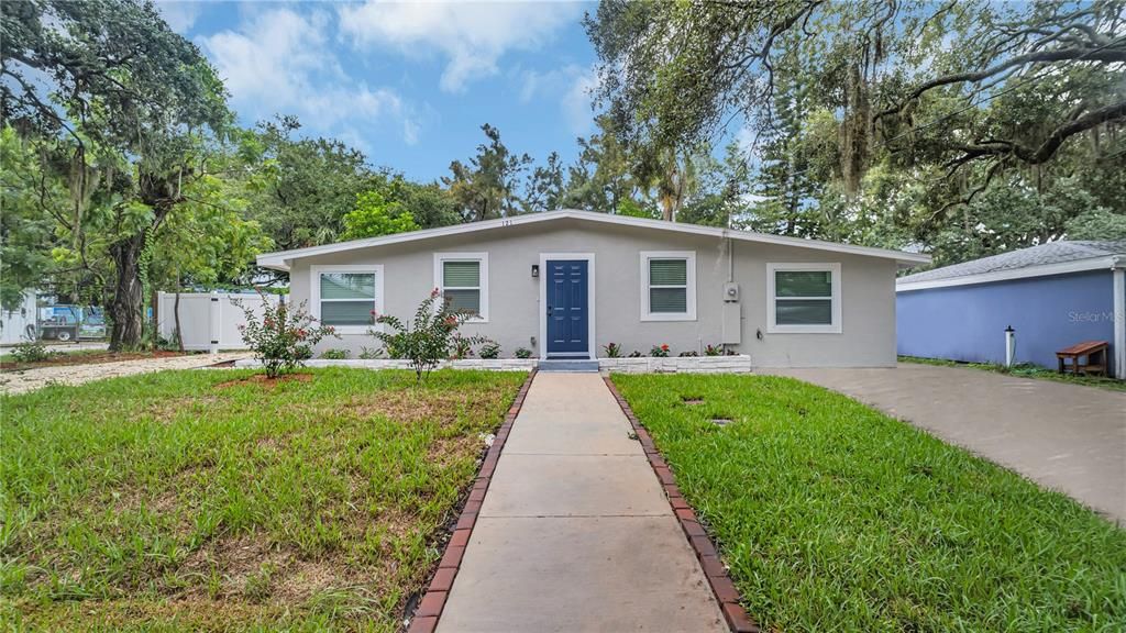 En Venta: $499,000 (3 camas, 2 baños, 840 Pies cuadrados)