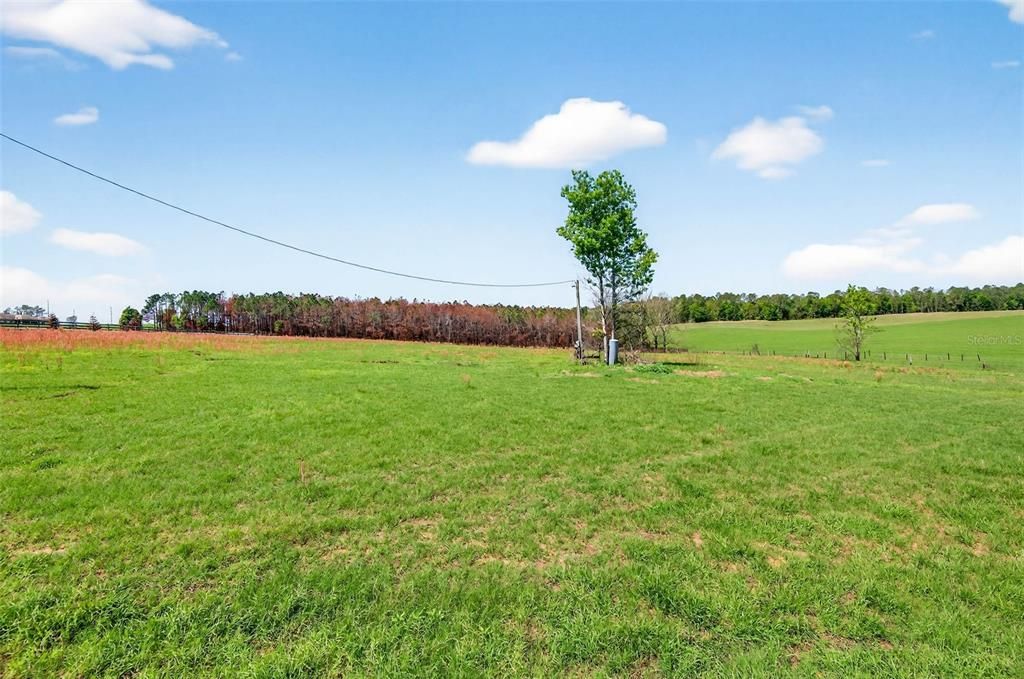 En Venta: $1,500,000 (25.00 acres)