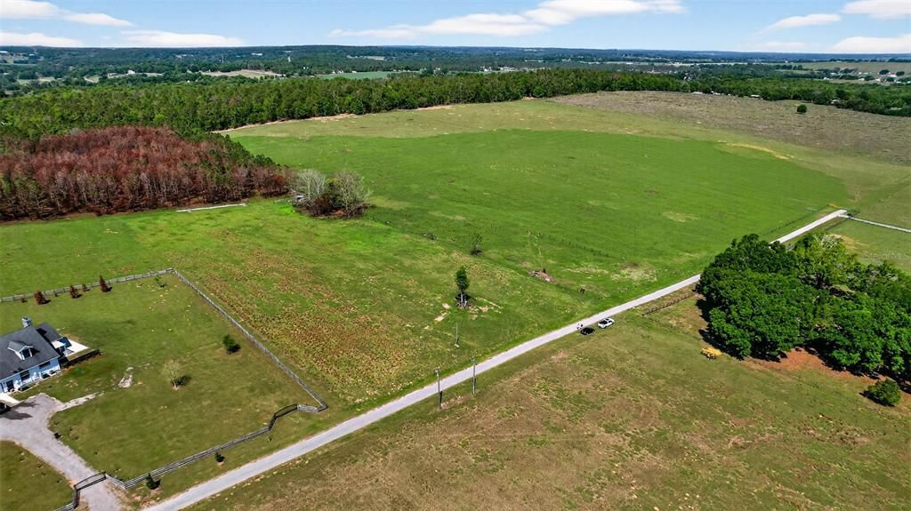 En Venta: $1,500,000 (25.00 acres)